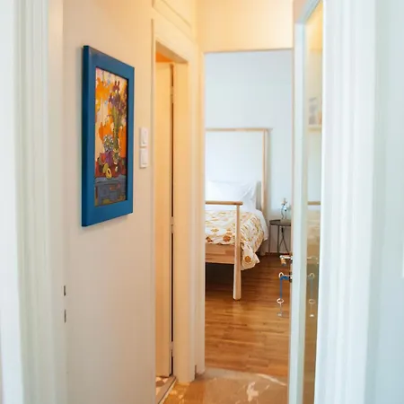 Dinoulas Penthouse: Renovated Apt In The City Center Apartment Athens