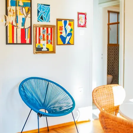 Dinoulas Penthouse: Renovated Apt In The City Center