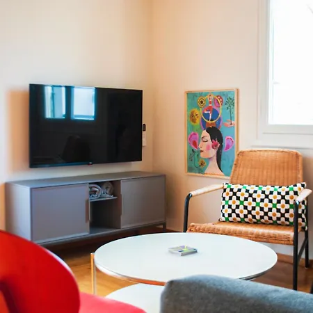 Dinoulas Penthouse: Renovated Apt In The City Center *
