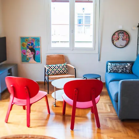 Dinoulas Penthouse: Renovated Apt In The City Center * Athens