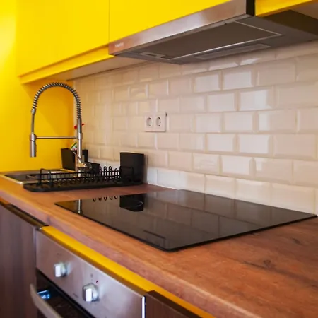 Dinoulas Penthouse: Renovated Apt In The City Center Apartment *