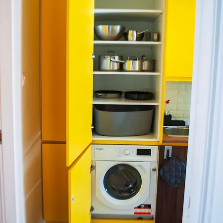 Apartment Dinoulas Penthouse: Renovated Apt In The City Center
