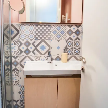 Dinoulas Penthouse: Renovated Apt In The City Center Apartment *